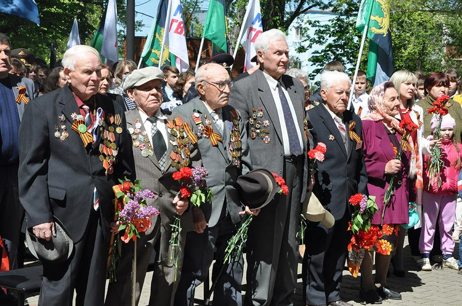 В Белгородской области прошло первое шествие Бессмертного полка  - Изображение 10