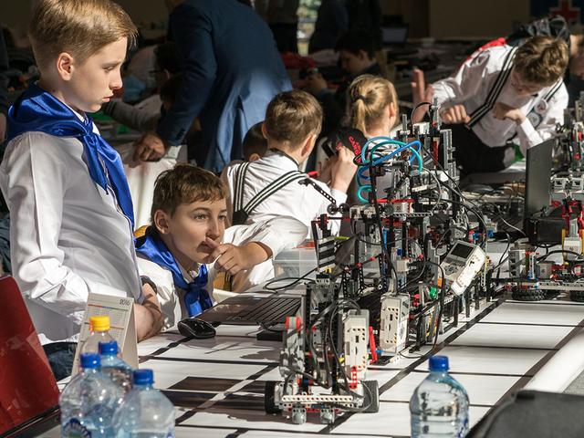 Белгородские робототехники стали абсолютными победителями конкурса «ИКаР»