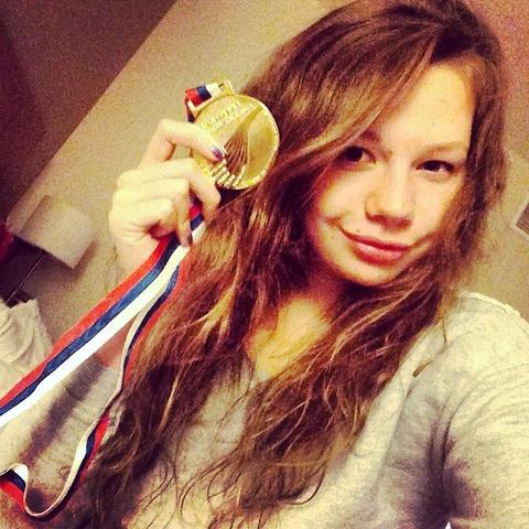 Старооскольская пловчиха Елизавета Базарова завоевала два золота на этапе Кубка мира – 2014