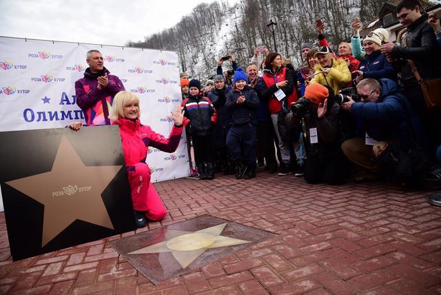 На «Аллее олимпийской славы» в Сочи открыли звезду Светланы Хоркиной