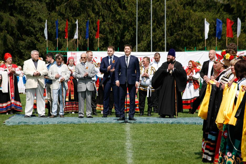 В Белгородской области  установили рекорд по числу участников хоровода - Изображение 5