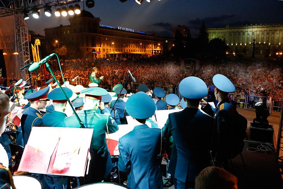 День города в Белгороде: по главной улице с оркестром - Изображение 4