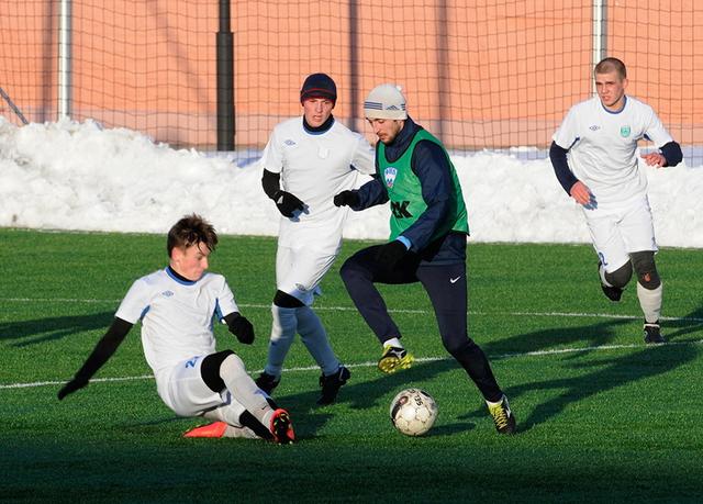 Футболисты белгородского «Энергомаша» обыграли 18-летних «академиков»