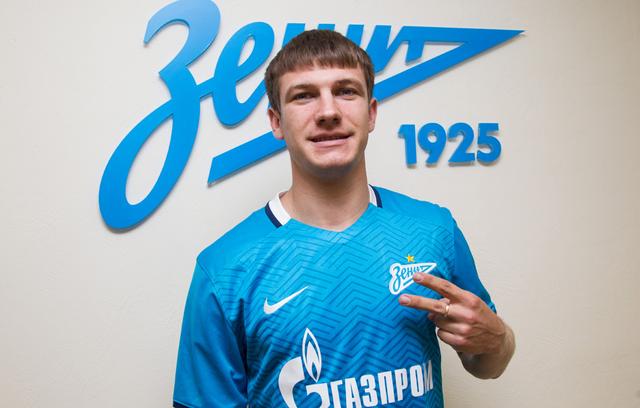 Денис Ткачук перешёл в «Зенит-2» и будет играть под номером 31