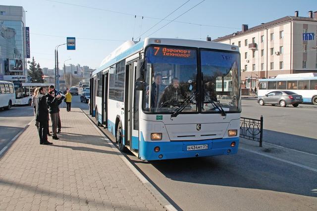 В Белгороде запустили автобус и троллейбус с безналичной оплатой