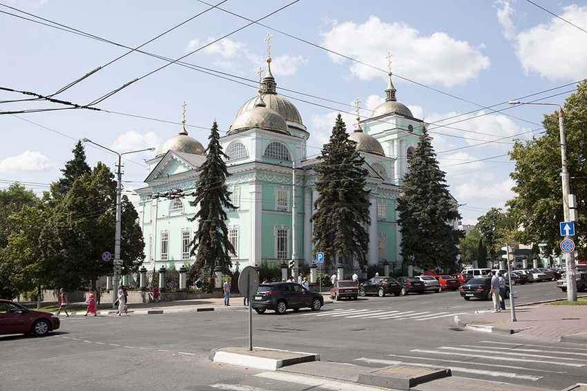 Улица Преображенская названа в честь одноимённого собора.