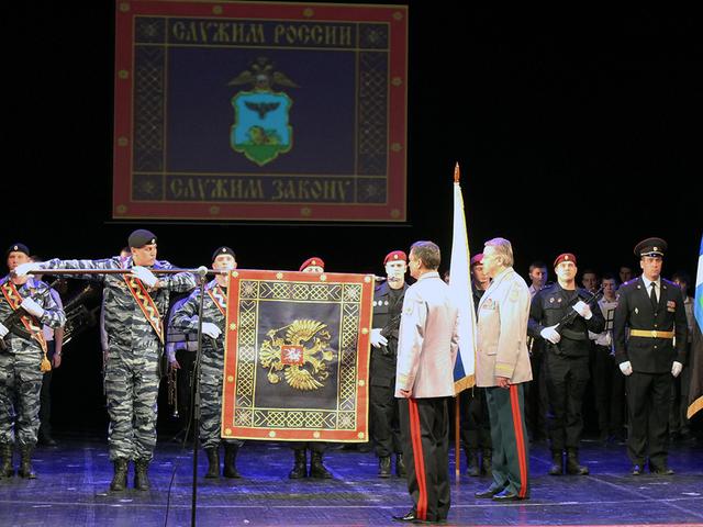 Белгородские правоохранители обрели знамя