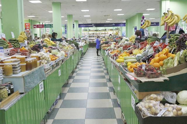 Не менее 30 % мест на белгородских рынках отдадут местным производителям