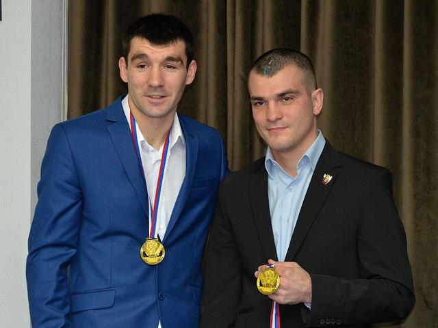 Боксёру Сергею Собылинскому подарили «Тойоту» за золото чемпионата России