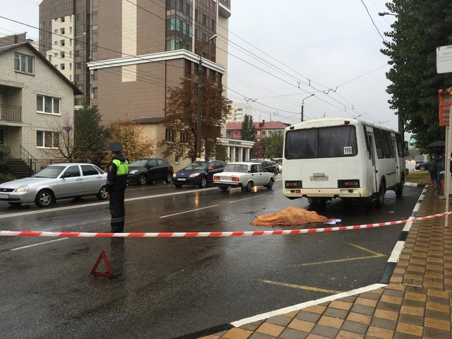 В Белгороде автобус насмерть сбил мужчину