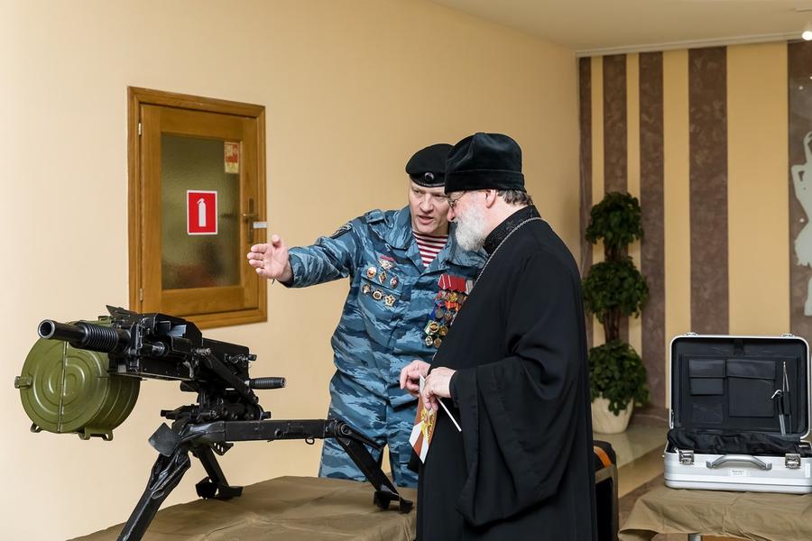 В Белгороде Росгвардия показала свою технику и вооружение