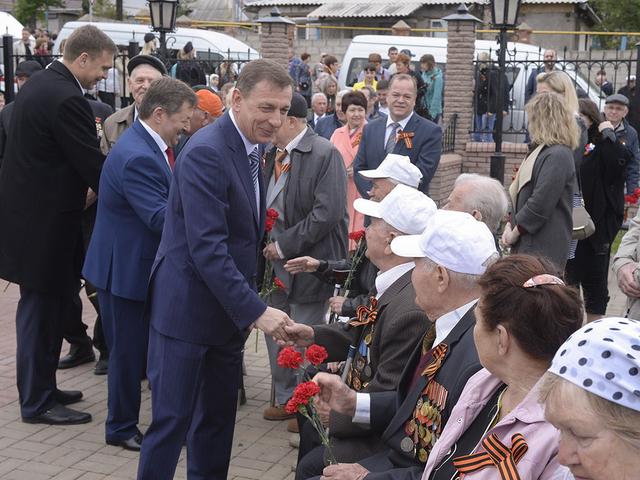 Лебединский ГОК поздравил с Днём Победы своих пенсионеров-ветеранов*