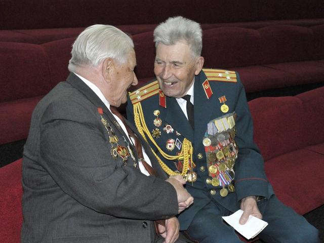 Белгородским ветеранам вручили 2 млн рублей от фонда «Поколение»