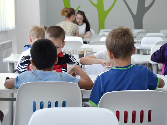 С сентября в школах Белгорода введут безналичную оплату питания