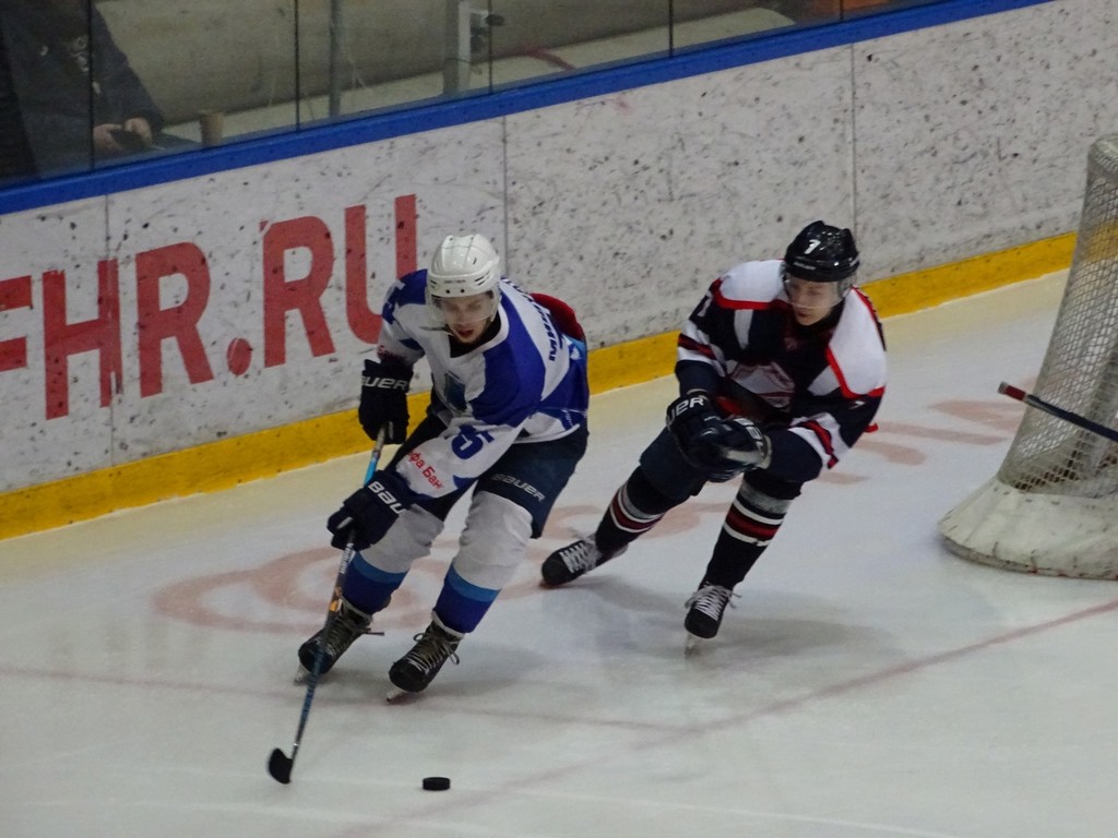 Хоккеисты «Белгорода» пропустили 14 шайб от саратовского «Кристалла»
