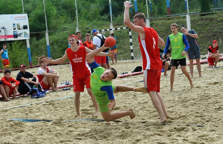 В Белгороде прошёл тур чемпионата России по пляжному гандболу - Изображение 12