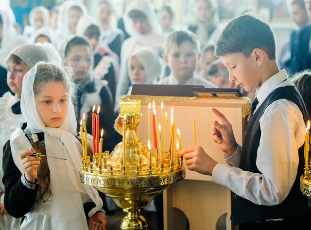 20-летию белгородской православной гимназии посвятили фотовыставку