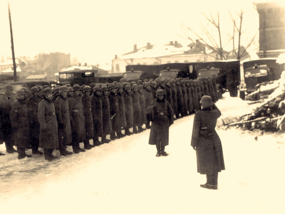 Немцы в оккупированном Белгороде. Фото из Госархива Белгородской области