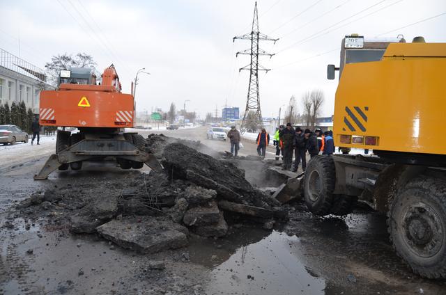 В Белгороде на Михайловском шоссе обрушилась часть дорожного полотна