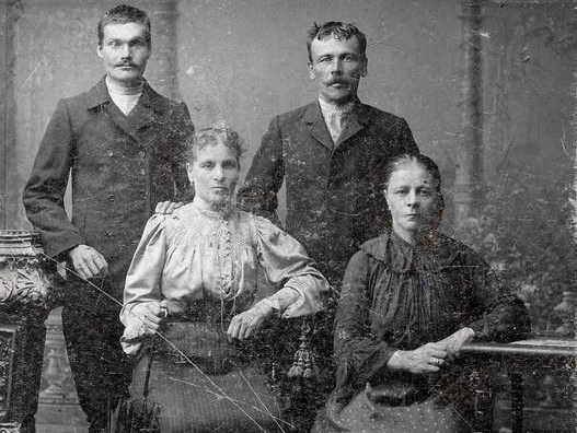 Семья мещан Егоровых. Фото из личного архива Анны Золотарёвой