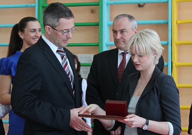 Светлана Хоркина вручила белгородцам памятные олимпийские награды