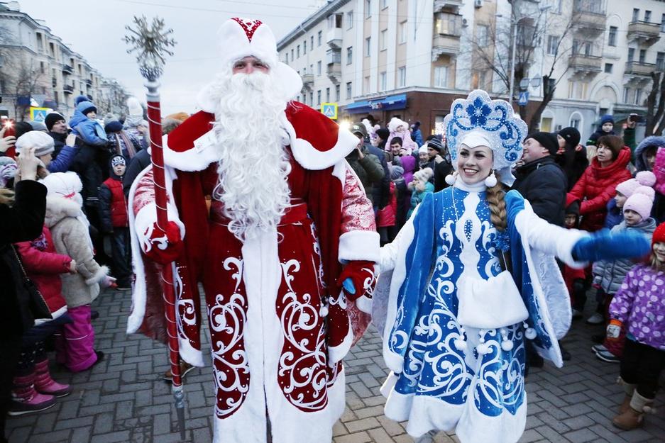Как в Белгороде прошёл парад Дедов Морозов - Изображение 5