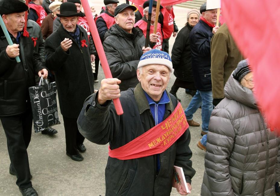 Как в Белгороде отметили 100-летие Октябрьской революции - Изображение 4