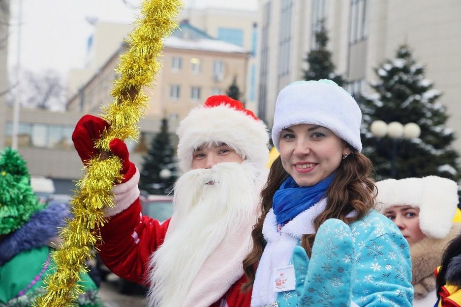 В Белгороде в 15-й раз прошёл парад Дедов Морозов  - Изображение 22