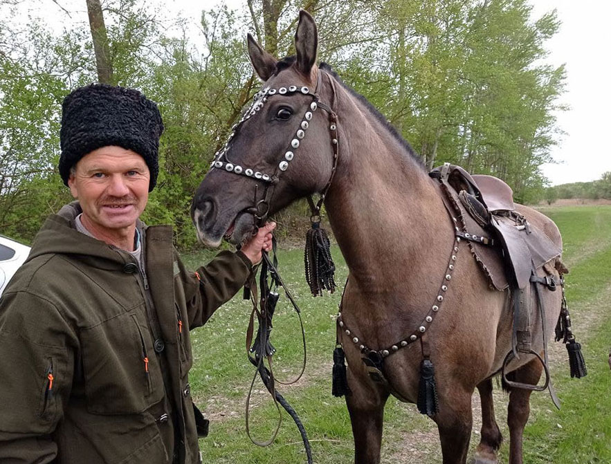 В алексеевском селе Дальнее Чесночное прошёл конный марш в память о воинах-кавалеристах