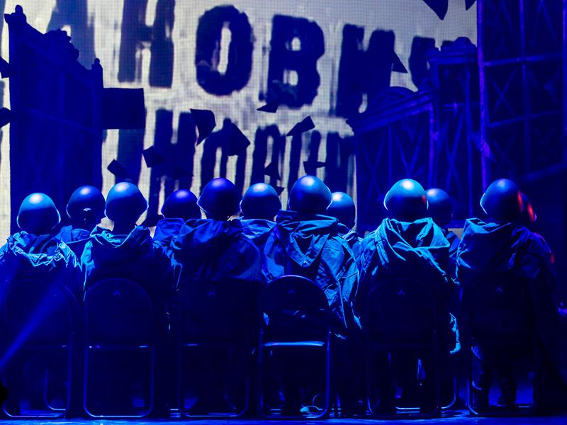 «Домой с Победой!»: сцены патриотического спектакля в Белгороде (фоторепортаж)