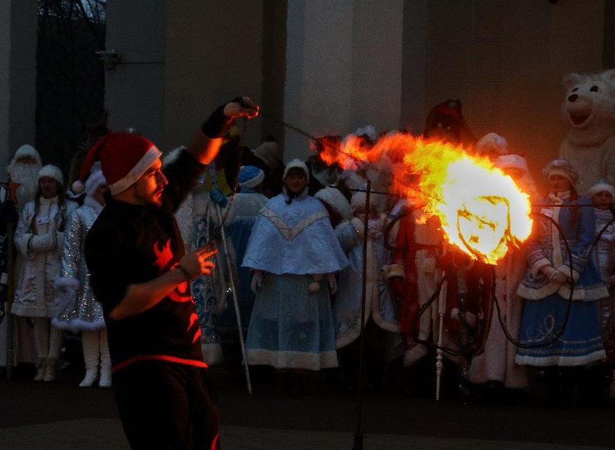 В Белгороде в 15-й раз прошёл парад Дедов Морозов  - Изображение 5