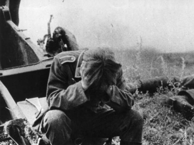 Последний немецкий порыв. Отбивая атаки противника, советские войска переходят в наступление