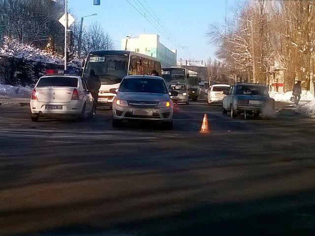 В Белгороде маршрутка попала в массовую аварию