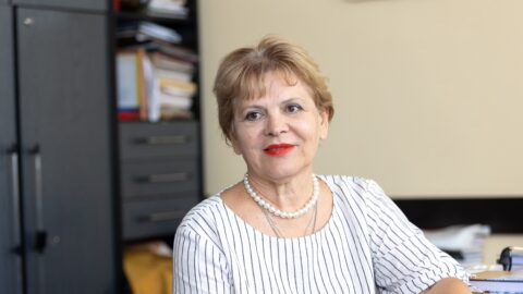 Вера Кобзарь