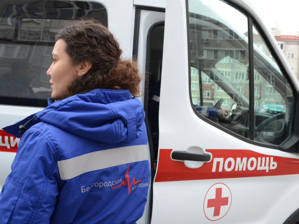 Медики белгородской скорой пожаловались Гладкову на невыплату денег за работу с ранеными