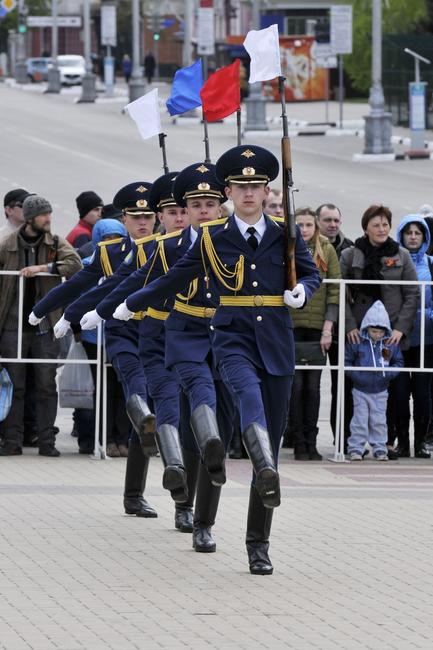 В Белгороде прошёл парад военно-патриотических клубов и кадетских классов - Изображение 1