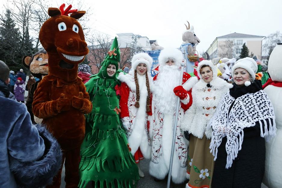 Как в Белгороде прошёл парад Дедов Морозов - Изображение 24