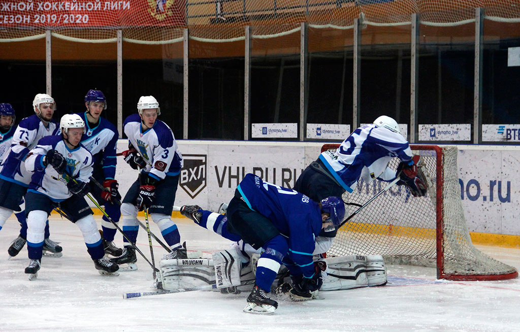 Белгородские хоккеисты обменялись победами с «Тверичами»