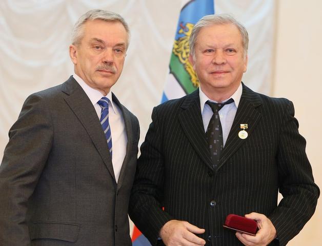Губернатор вручил белгородцам государственные и областные награды