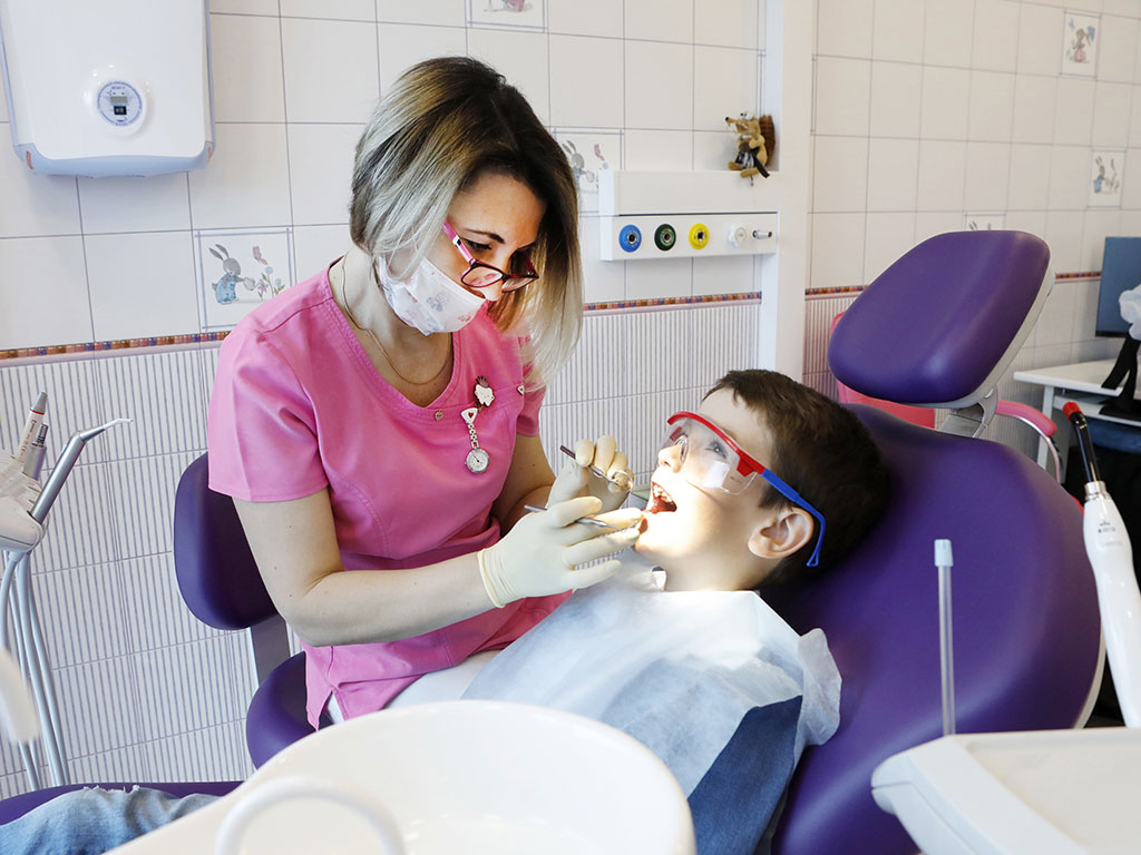 Успокоительные перед стоматологом. Страх перед стоматологом. Детский прием у стоматолога. Фотосессия стоматолога. Страх ребенка перед стоматологом.