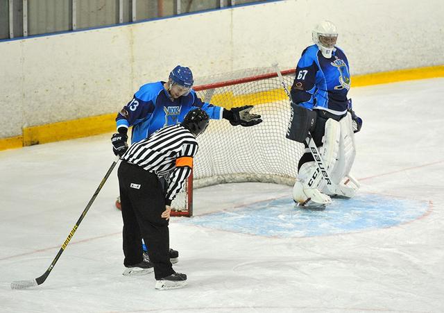 Белгородские хоккеисты привезли 4 очка из Липецка