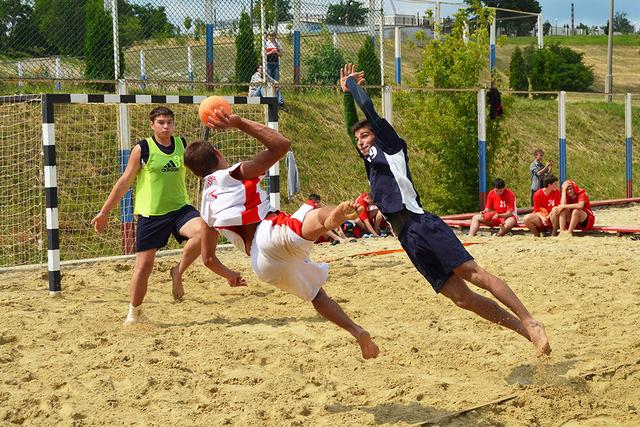 Гандболистам-пляжникам белгородского «Технолога» присвоили звания мастеров спорта
