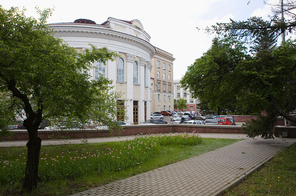 Два белгородских парламентария вошли в топ-10 депутатов и госслужащих России по доходам
