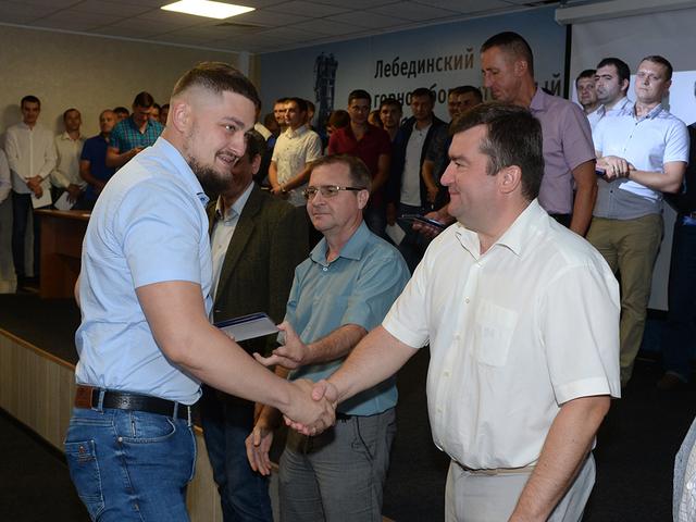 Металлоинвест вручил медали более 400 работникам Лебединского ГОКа и Рудстроя*