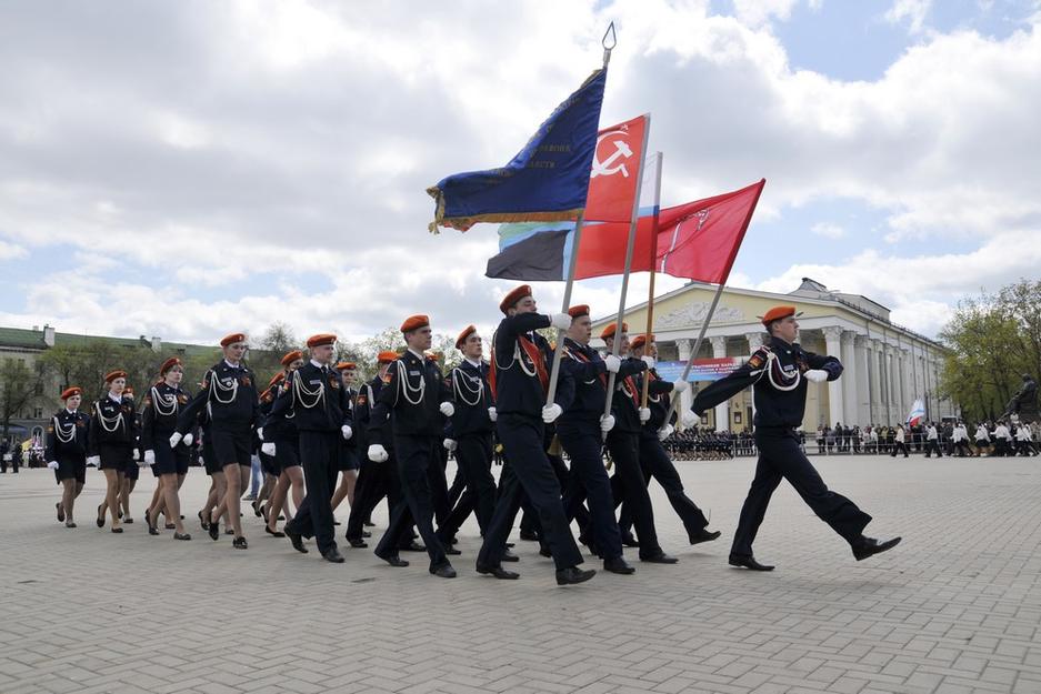 В Белгороде прошёл парад военно-патриотических клубов и кадетских классов - Изображение 12