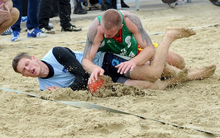 В Белгороде прошёл тур чемпионата России по пляжному гандболу - Изображение 4