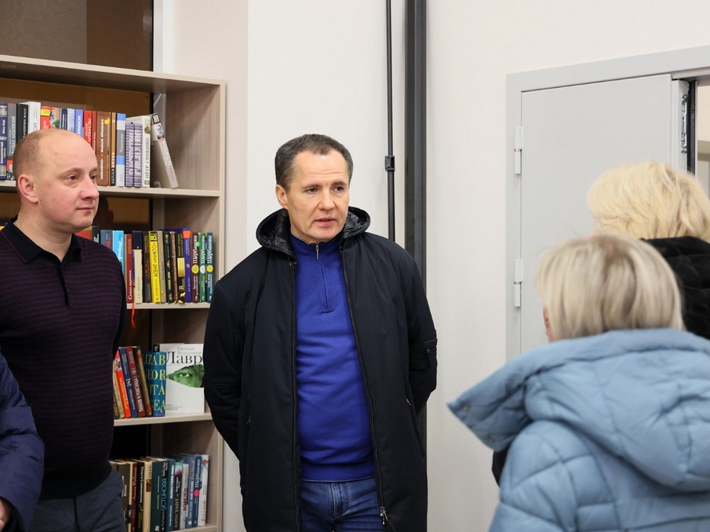 Вячеслав Гладков открыл новую библиотеку в Разумном