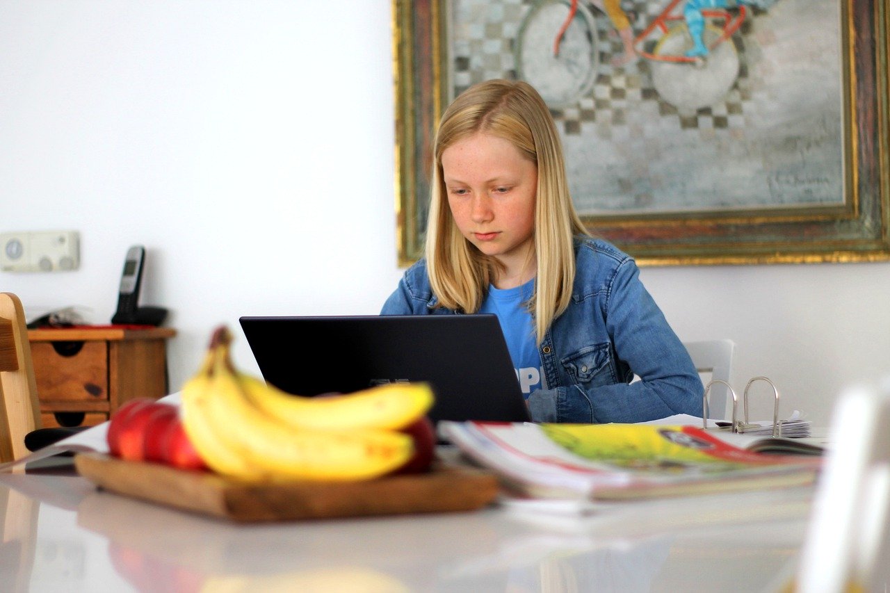 Онлайн-уроки финграмотности в Белгородской области прослушали 52 тысячи человек