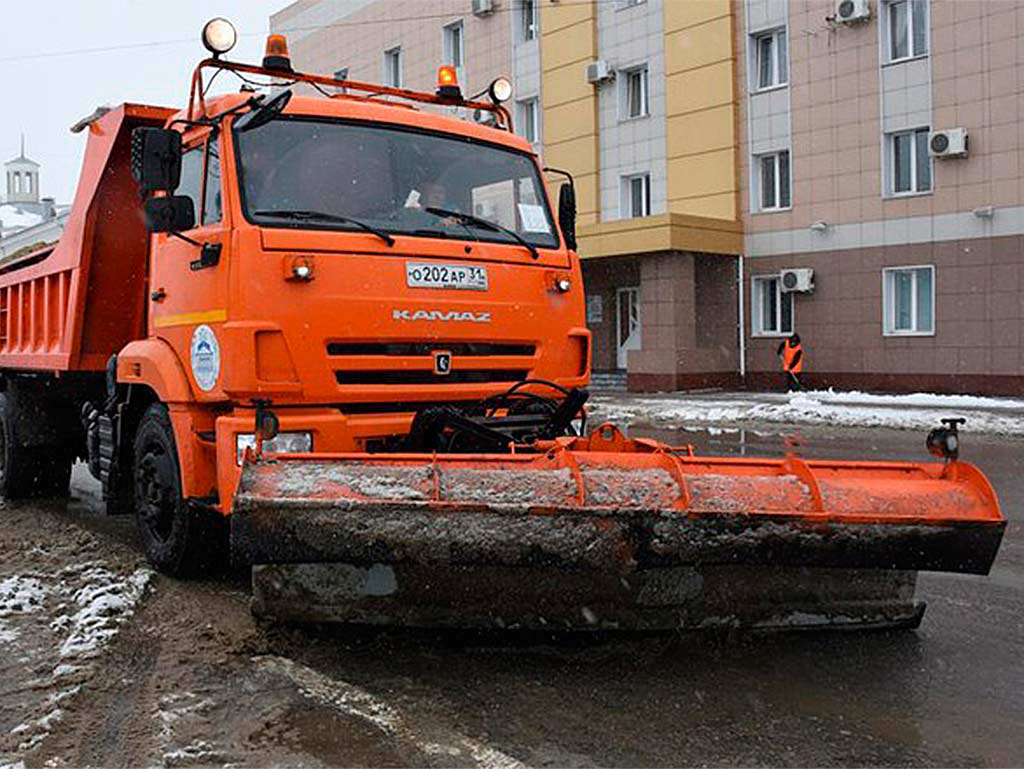 Вячеслав Гладков оценил действия коммунальщиков в первый снегопад