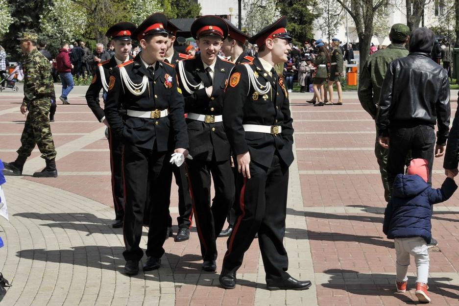 В Белгороде прошёл парад военно-патриотических клубов и кадетских классов - Изображение 2
